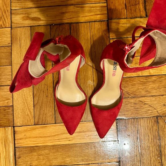 JUSTFAB RED SUEDE PUMPS WITH ANKLE BOW DETAIL - Picture 3 of 6